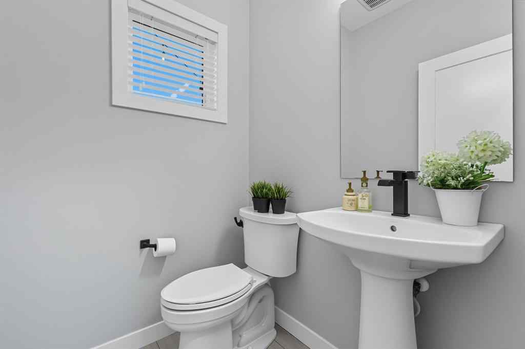 MLS® A2259357 - 3096 85 Street SW in Springbank Hill Calgary, Residential