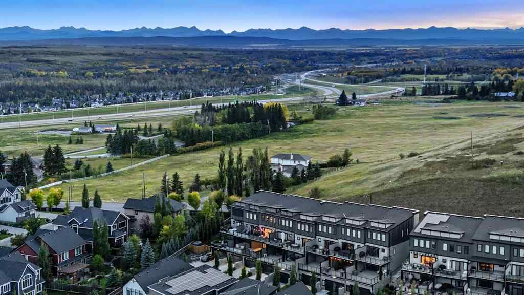 MLS® A2259357 - 3096 85 Street SW in Springbank Hill Calgary, Residential