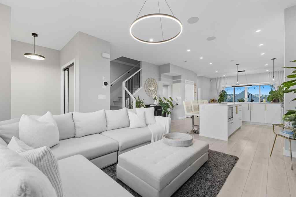 MLS® A2259357 - 3096 85 Street SW in Springbank Hill Calgary, Residential