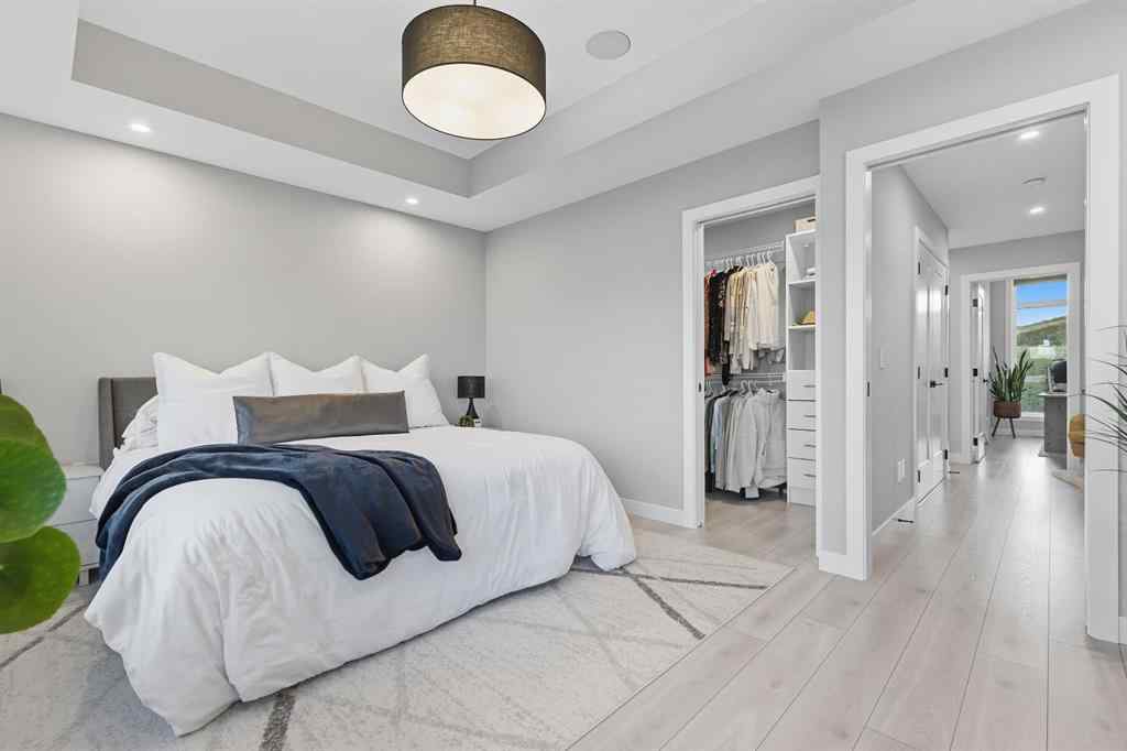 MLS® A2259357 - 3096 85 Street SW in Springbank Hill Calgary, Residential