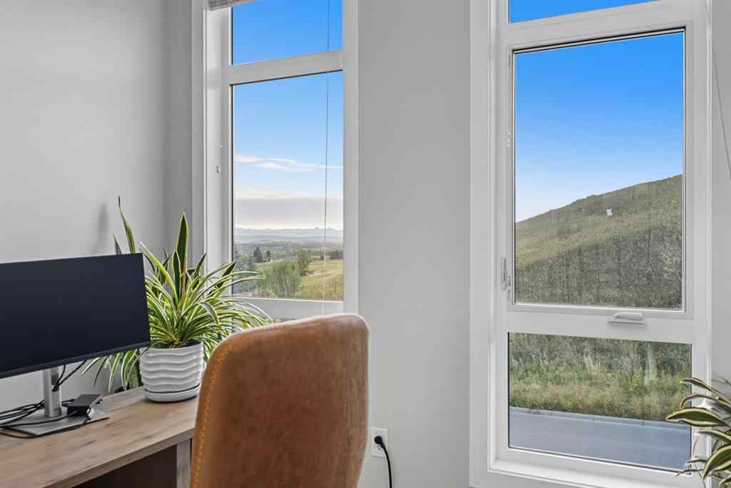 MLS® A2259357 - 3096 85 Street SW in Springbank Hill Calgary, Residential