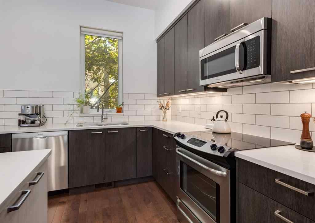 MLS® A2259360 - 2020 2 Street SW in Mission Calgary, Residential