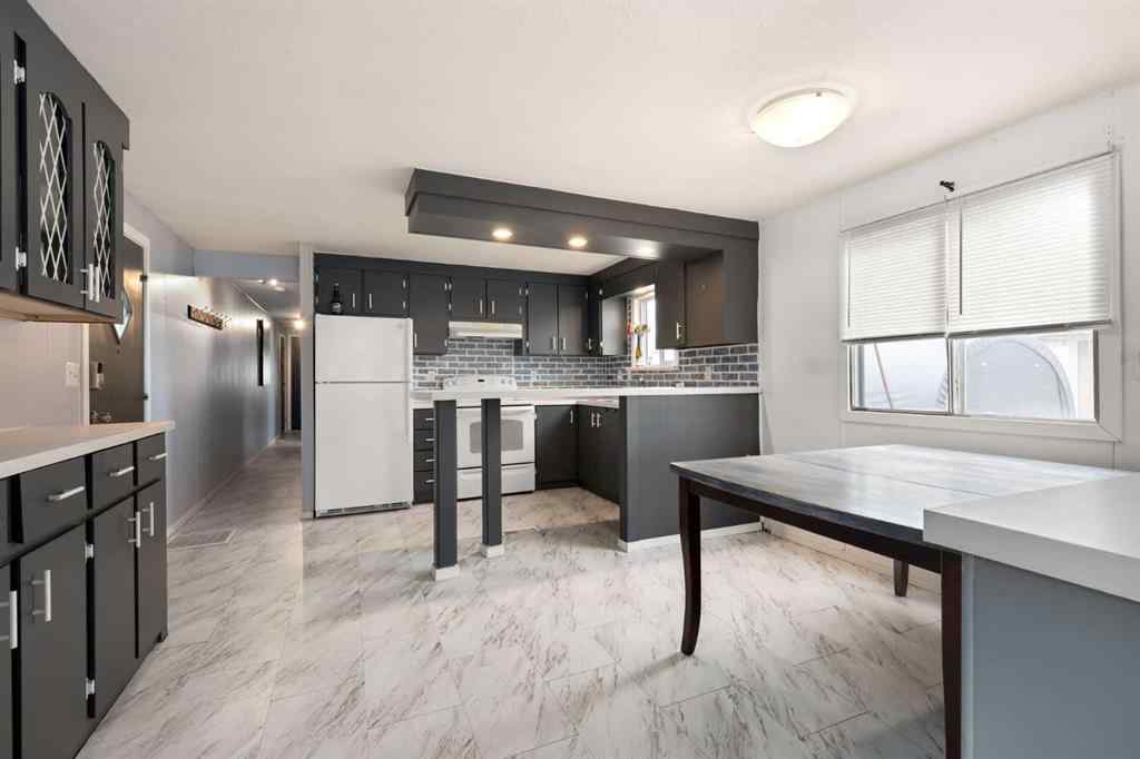 MLS&reg; # A2259375 - 219 Fairchild Street SW in NONE Medicine Hat, Mobile Open Houses