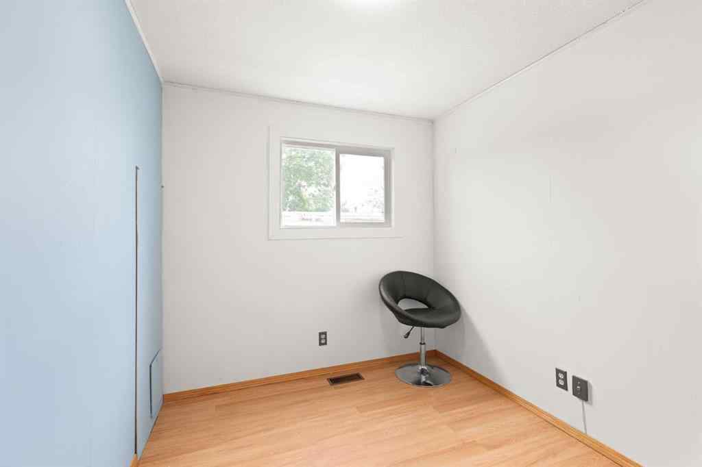 MLS&reg; # A2259375 - 219 Fairchild Street SW in NONE Medicine Hat, Mobile Open Houses