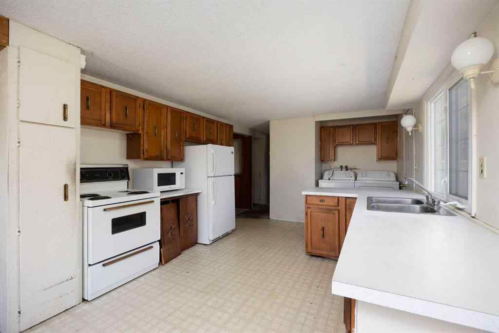 MLS® A2259389 - 13 Saunderson Avenue  in Downtown Fort McMurray, Residential