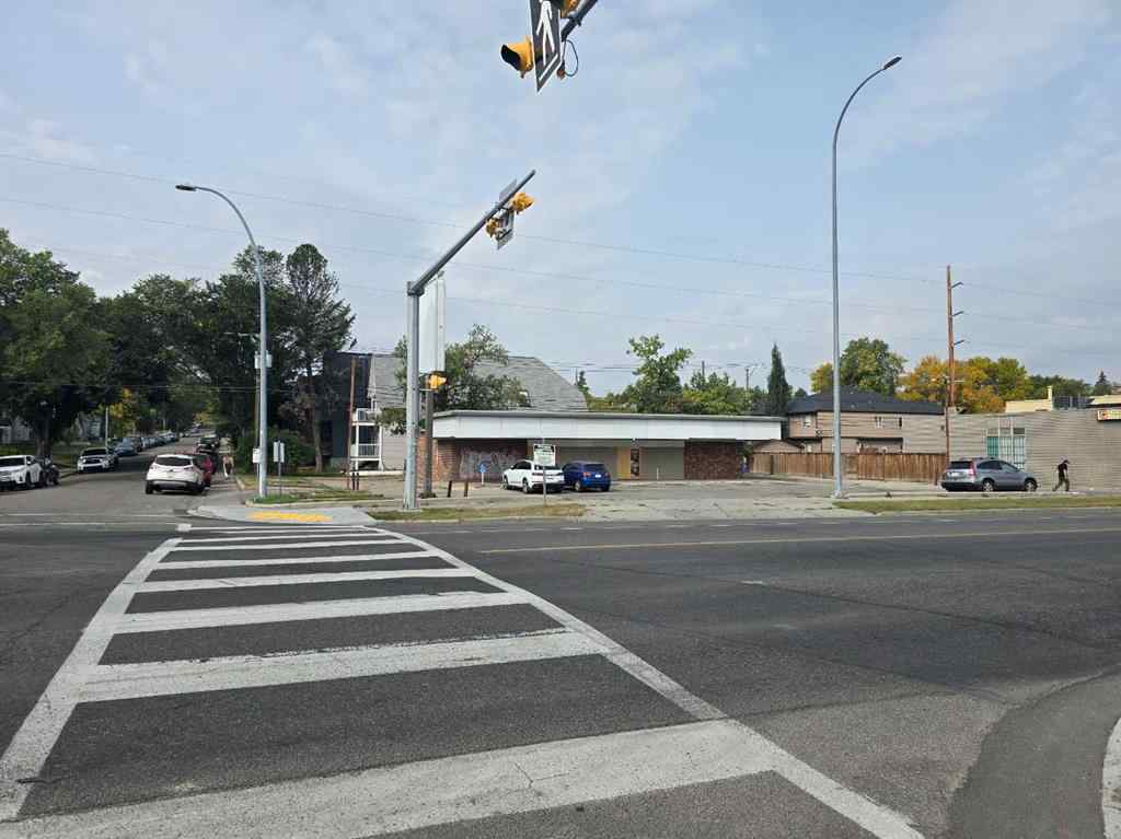 MLS® A2259394 - 2903 Centre Street NW in Tuxedo Park Calgary, Commercial