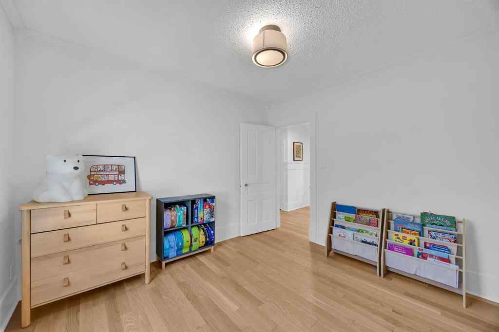 MLS® A2259421 - 523 10 Avenue NE in Renfrew Calgary, Residential