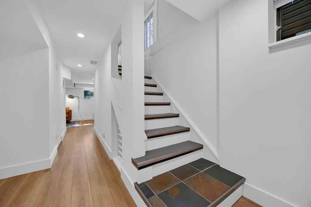 MLS® A2259421 - 523 10 Avenue NE in Renfrew Calgary, Residential