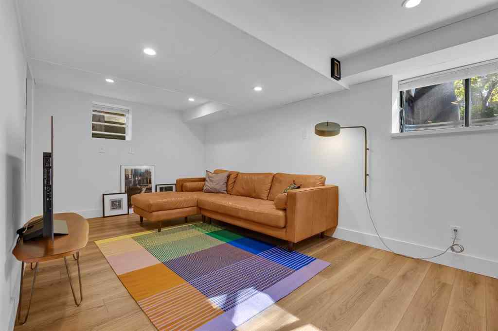 MLS® A2259421 - 523 10 Avenue NE in Renfrew Calgary, Residential