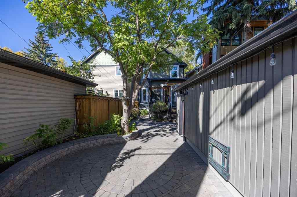 MLS® A2259421 - 523 10 Avenue NE in Renfrew Calgary, Residential