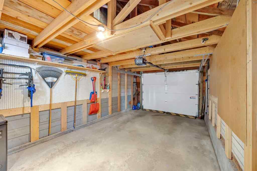 MLS® A2259421 - 523 10 Avenue NE in Renfrew Calgary, Residential