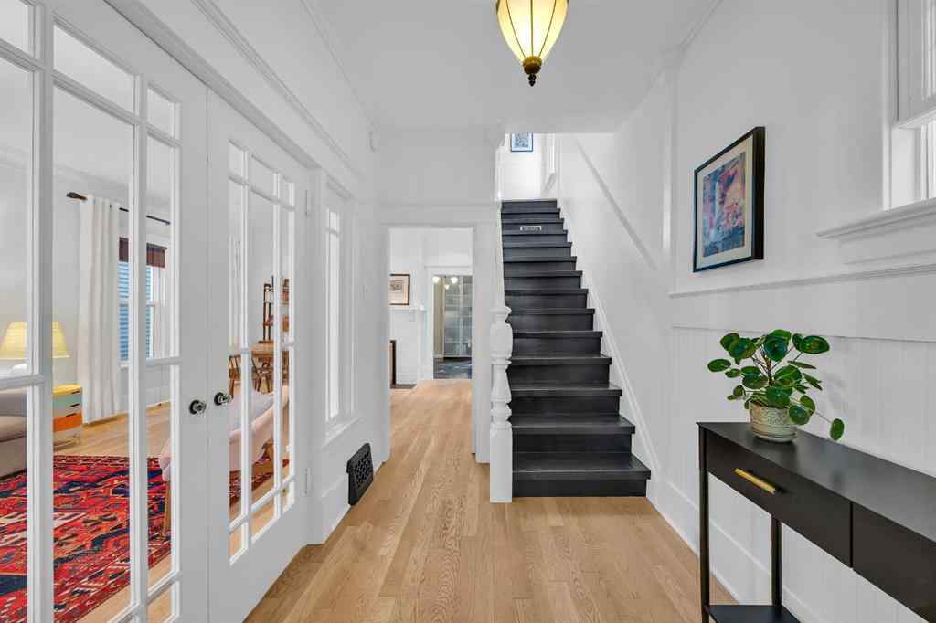 MLS® A2259421 - 523 10 Avenue NE in Renfrew Calgary, Residential