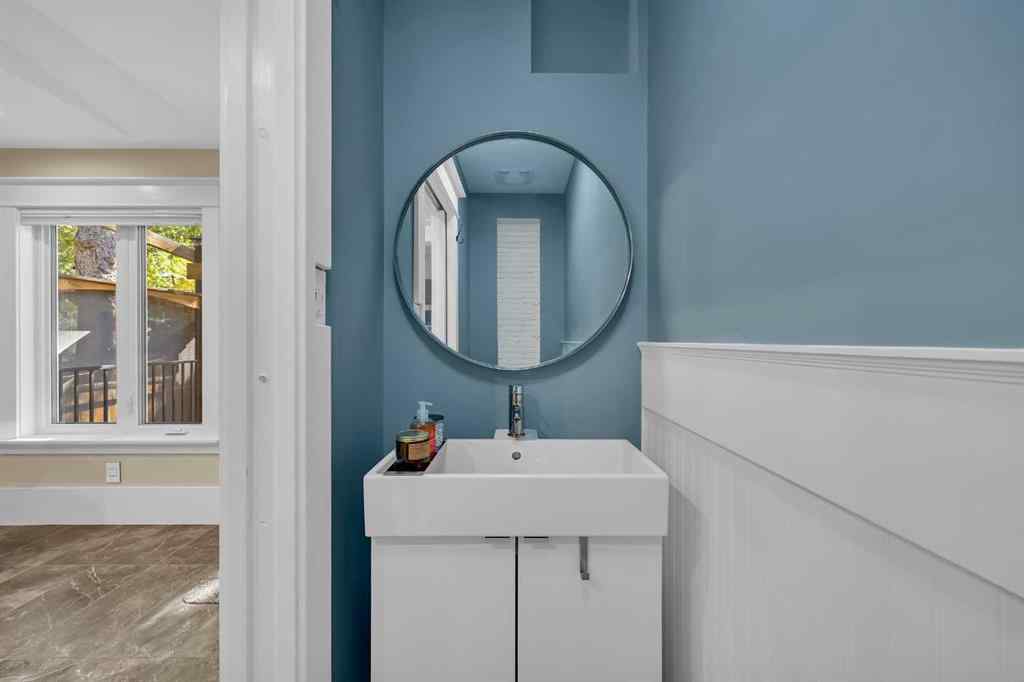 MLS® A2259421 - 523 10 Avenue NE in Renfrew Calgary, Residential