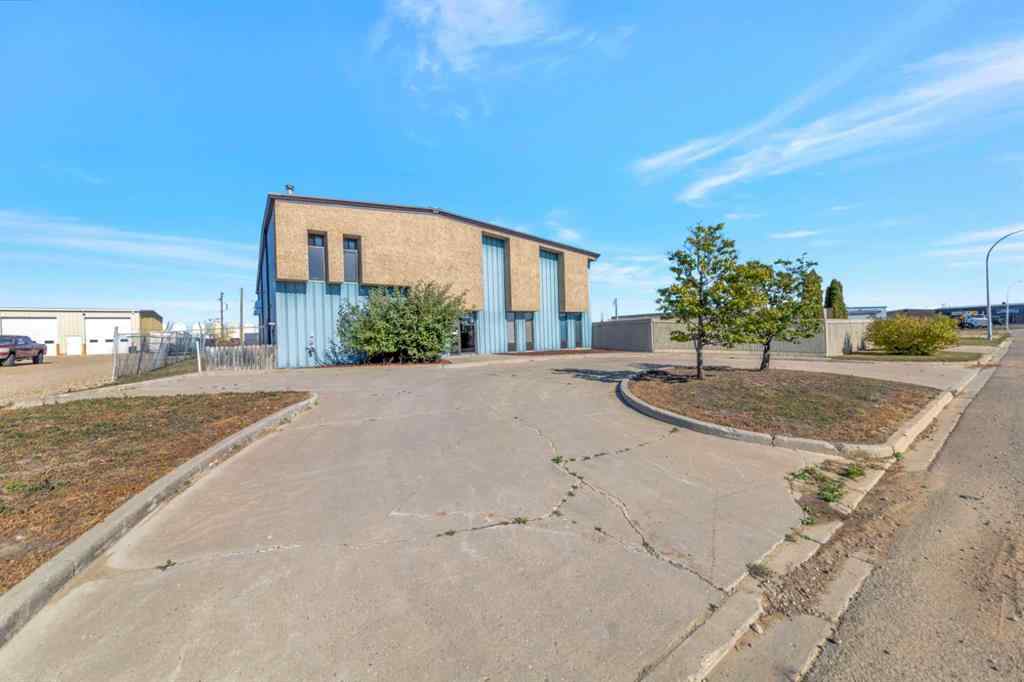 MLS® A2259435 - 5106 63 Street  in Glen E. Neilsen Industrial Park Lloydminster, Commercial