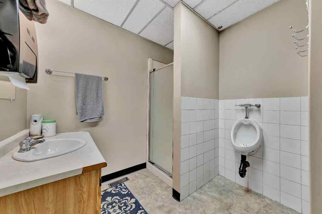 MLS® A2259435 - 5106 63 Street  in Glen E. Neilsen Industrial Park Lloydminster, Commercial