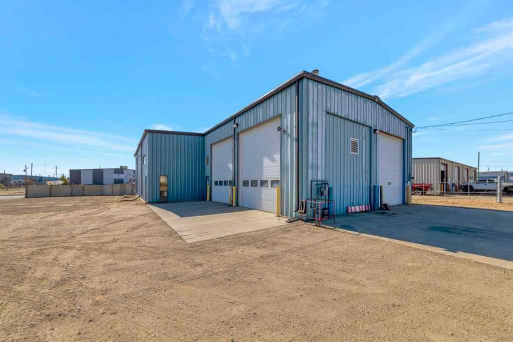 MLS® A2259435 - 5106 63 Street  in Glen E. Neilsen Industrial Park Lloydminster, Commercial