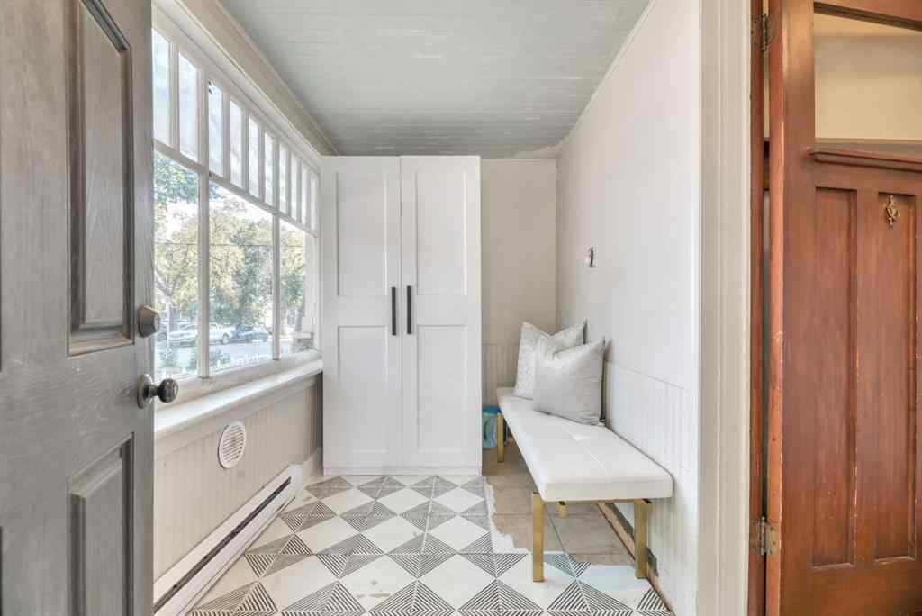 MLS® A2259439 - 111 11 Avenue NW in Crescent Heights Calgary, Residential