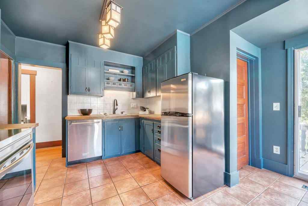 MLS® A2259439 - 111 11 Avenue NW in Crescent Heights Calgary, Residential