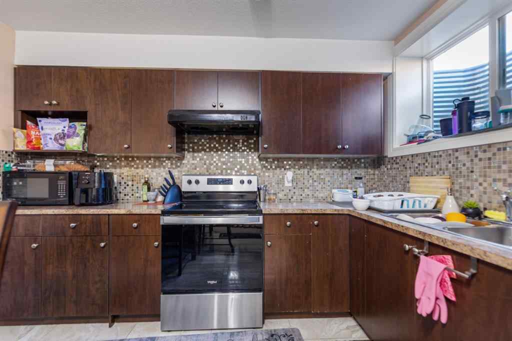 MLS® A2259448 - 19 SADDLELAKE View NE in Saddle Ridge Calgary, Residential