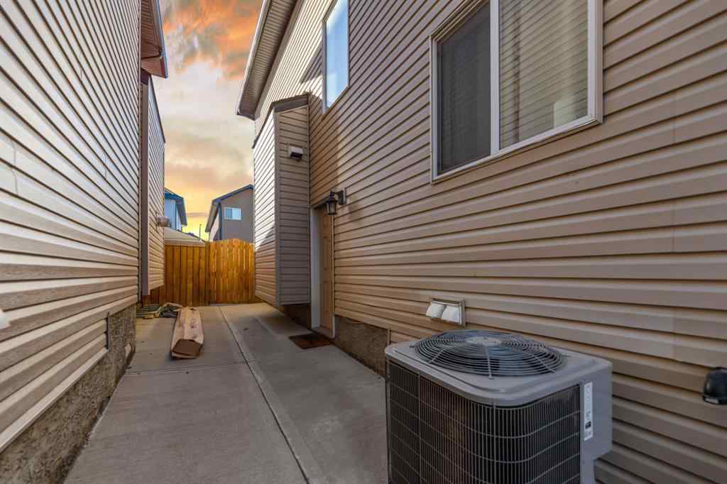 MLS® A2259448 - 19 SADDLELAKE View NE in Saddle Ridge Calgary, Residential