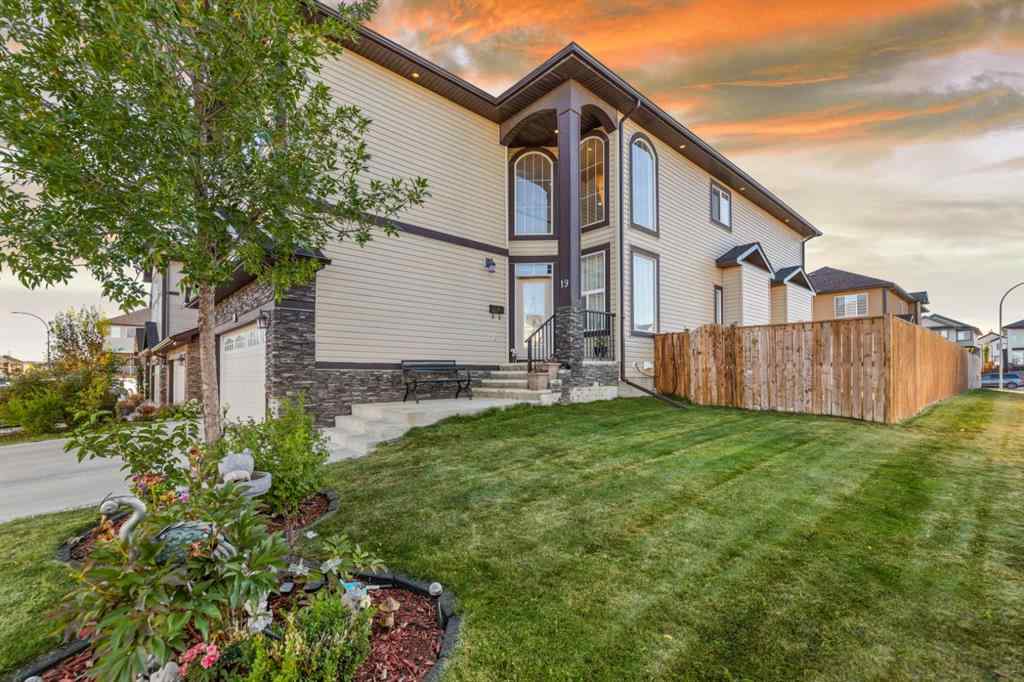 MLS® A2259448 - 19 SADDLELAKE View NE in Saddle Ridge Calgary, Residential
