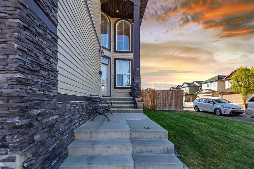 MLS® A2259448 - 19 SADDLELAKE View NE in Saddle Ridge Calgary, Residential