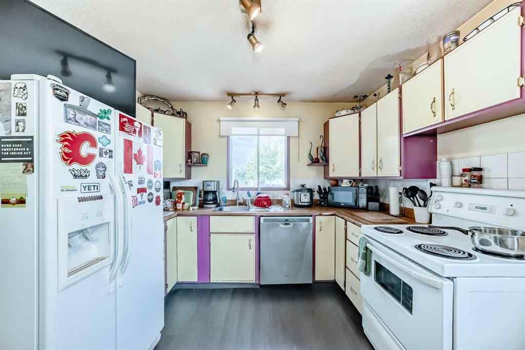 MLS® A2259458 - 52 Castlebrook Rise NE in Castleridge Calgary, Residential