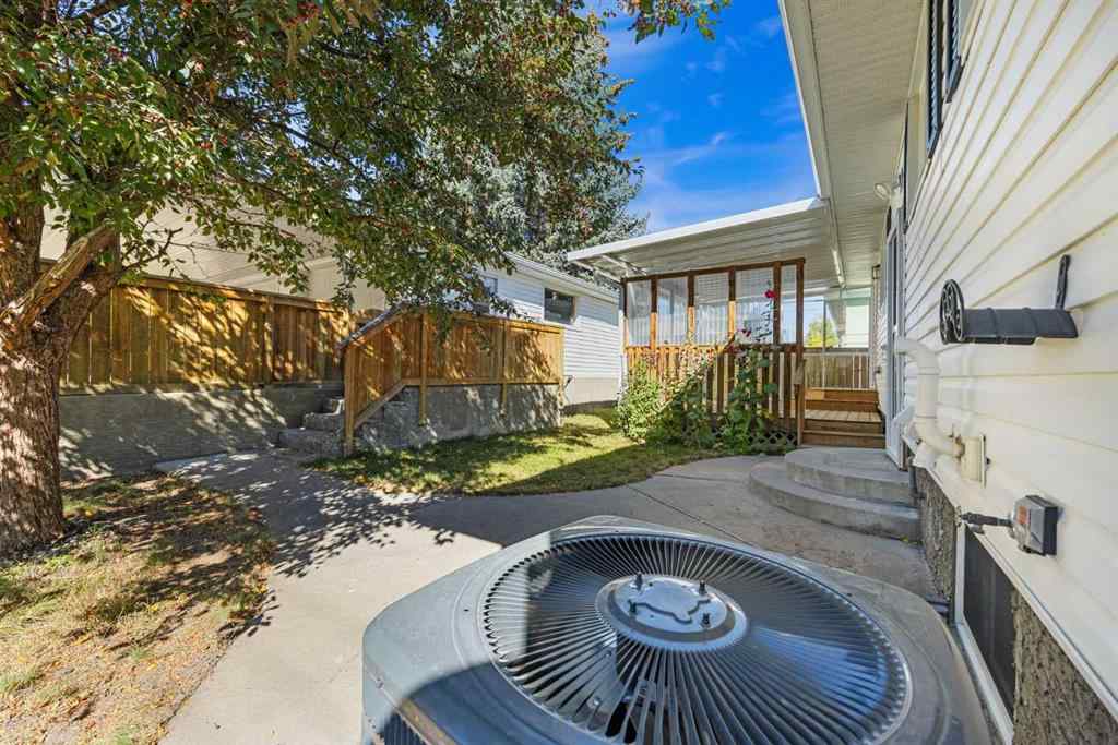 MLS® A2259464 - 1048 39 Avenue NW in Cambrian Heights Calgary, Residential