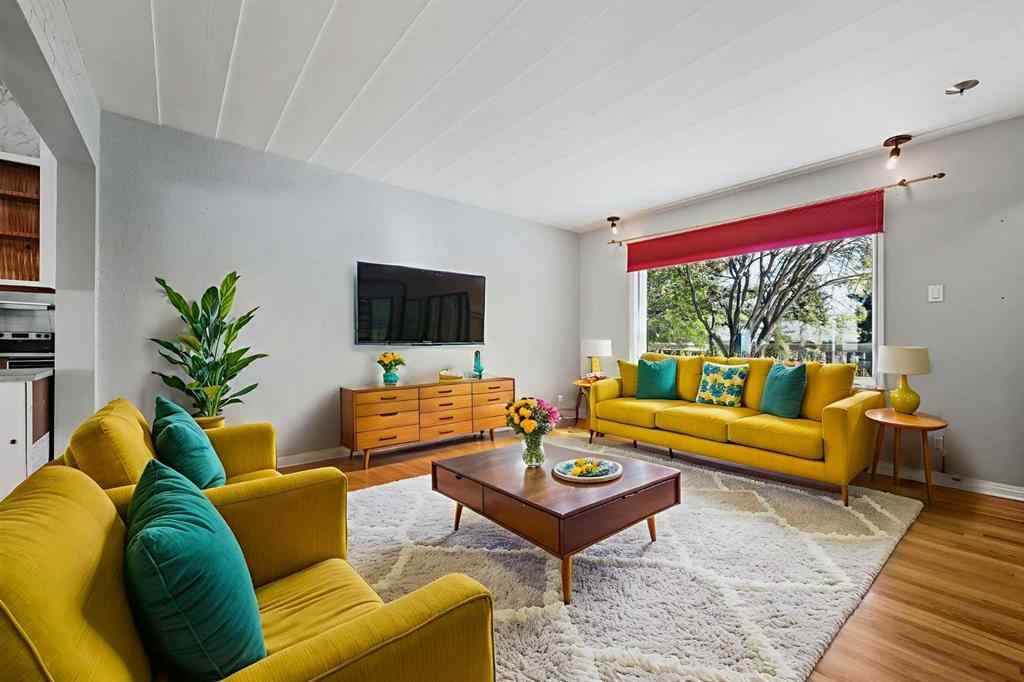 MLS® A2259464 - 1048 39 Avenue NW in Cambrian Heights Calgary, Residential