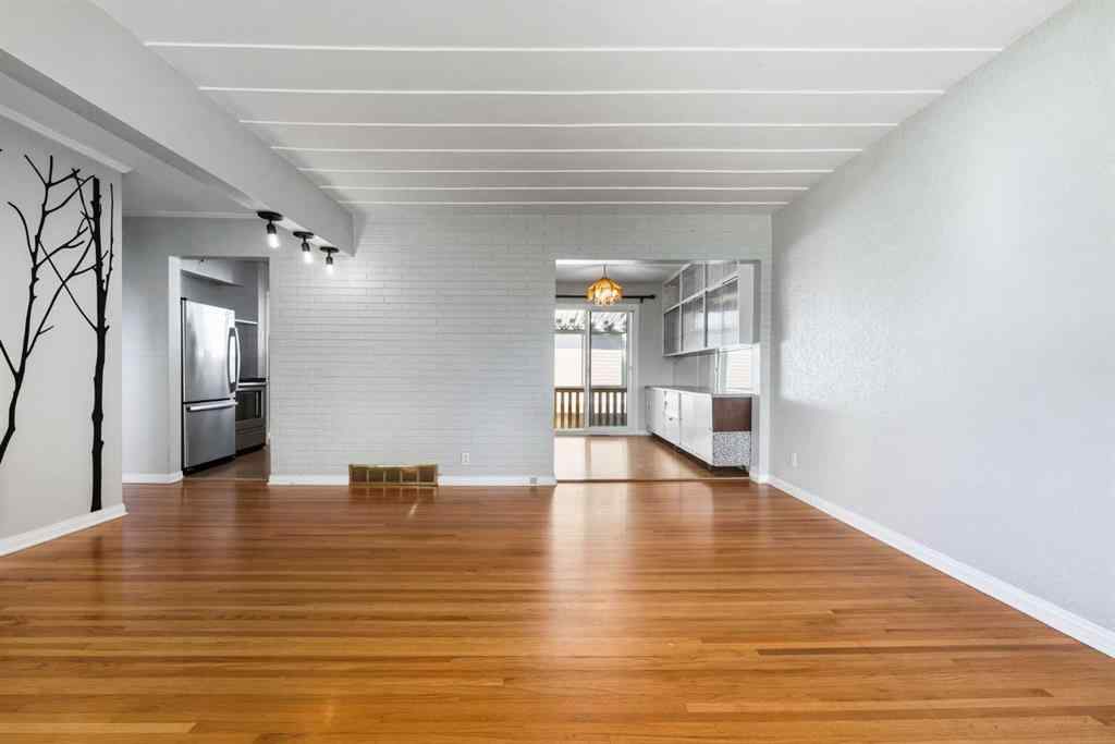 MLS® A2259464 - 1048 39 Avenue NW in Cambrian Heights Calgary, Residential