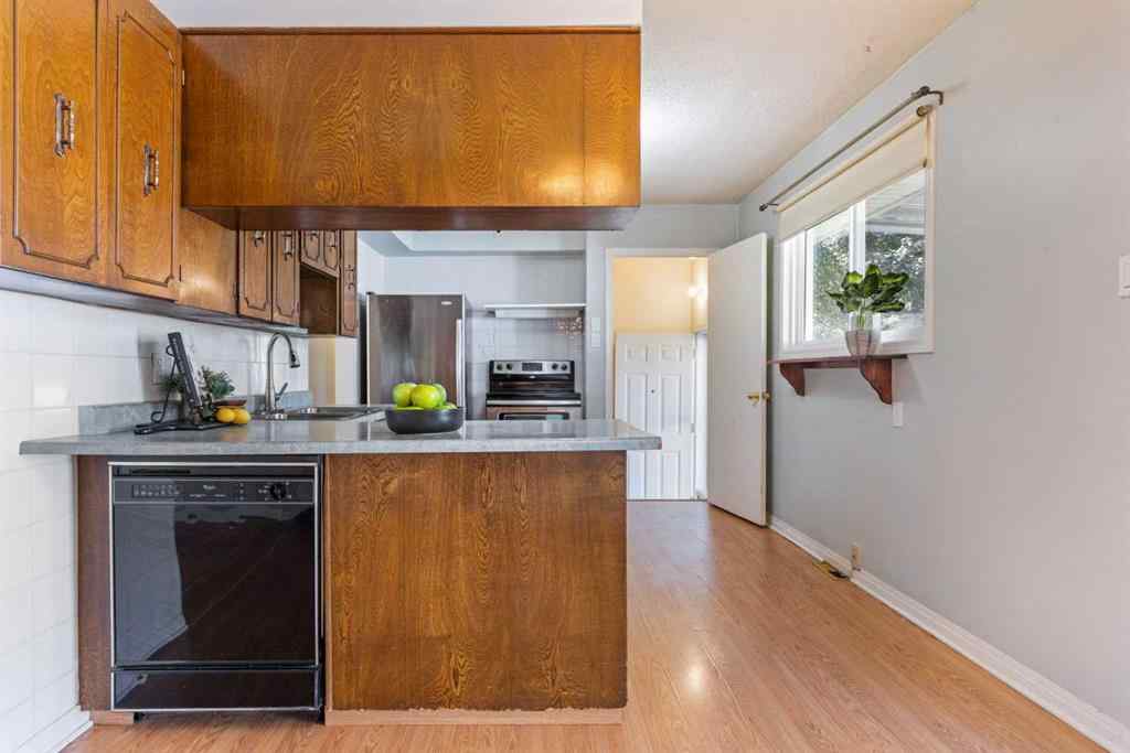 MLS® A2259464 - 1048 39 Avenue NW in Cambrian Heights Calgary, Residential