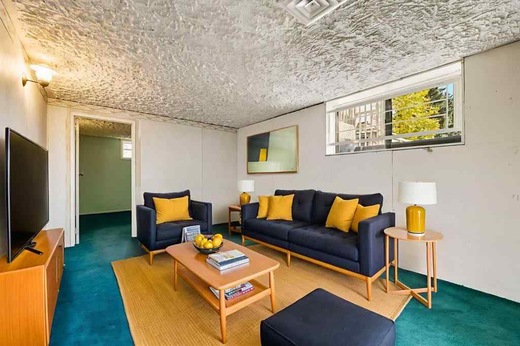 MLS® A2259464 - 1048 39 Avenue NW in Cambrian Heights Calgary, Residential