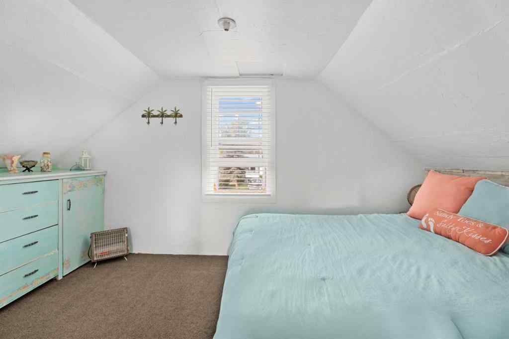 MLS® A2259470 - 4517 & 4513 46 Street  in Central Core Sylvan Lake, Residential