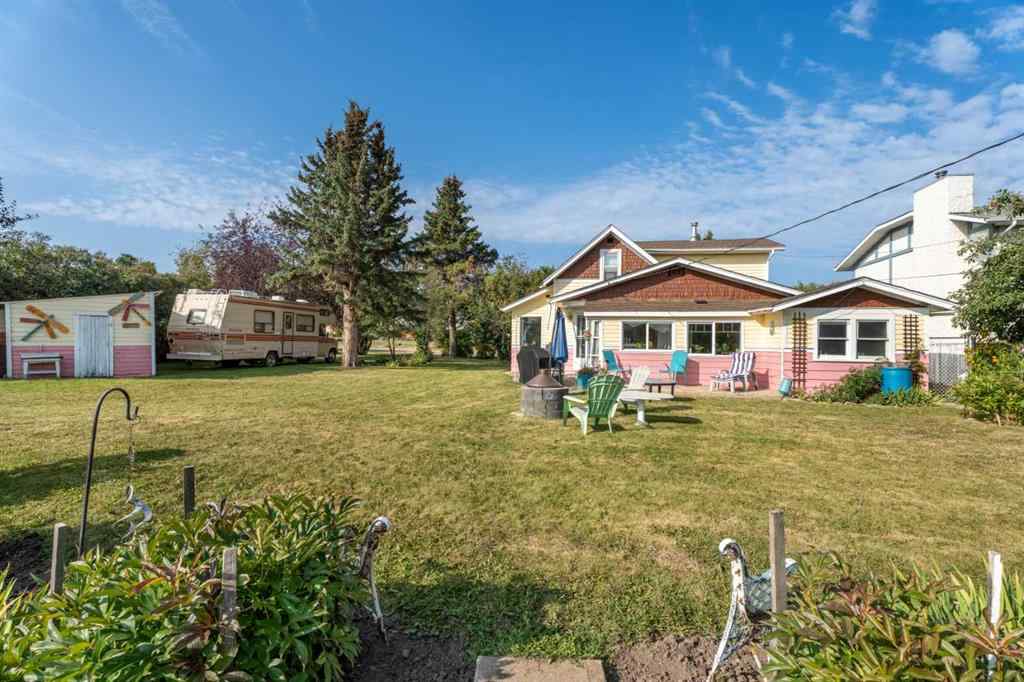 MLS® A2259470 - 4517 & 4513 46 Street  in Central Core Sylvan Lake, Residential