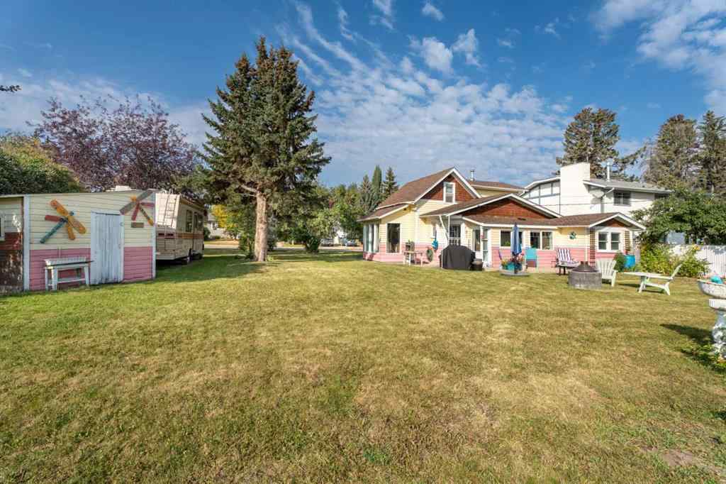 MLS® A2259470 - 4517 & 4513 46 Street  in Central Core Sylvan Lake, Residential