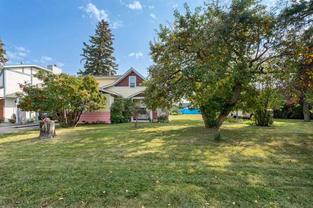 MLS® A2259470 - 4517 & 4513 46 Street  in Central Core Sylvan Lake, Residential