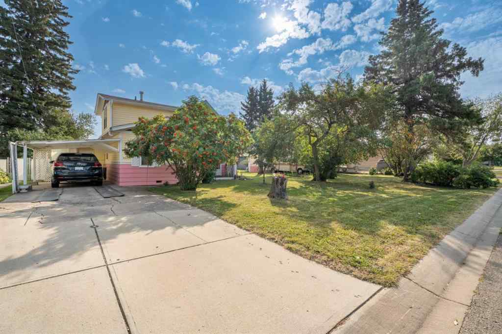 MLS® A2259470 - 4517 & 4513 46 Street  in Central Core Sylvan Lake, Residential