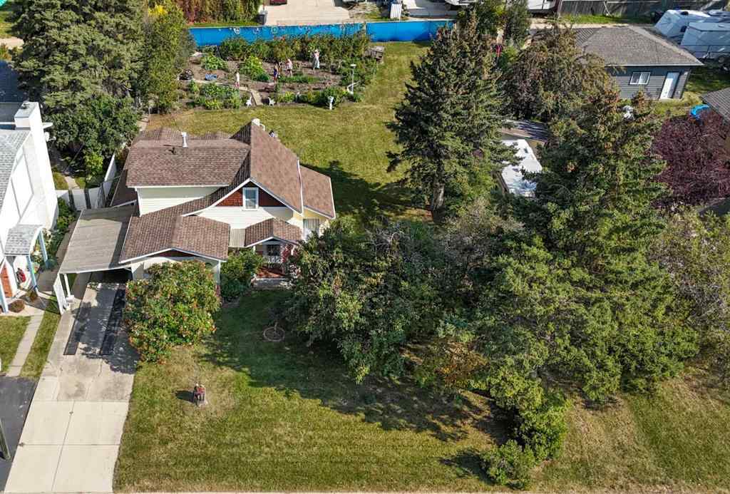 MLS® A2259470 - 4517 & 4513 46 Street  in Central Core Sylvan Lake, Residential