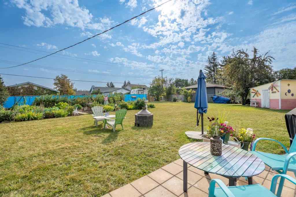 MLS® A2259470 - 4517 & 4513 46 Street  in Central Core Sylvan Lake, Residential