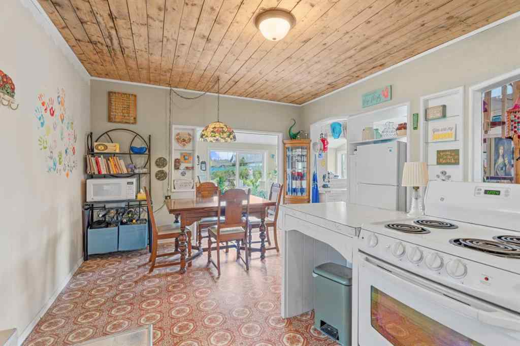 MLS® A2259470 - 4517 & 4513 46 Street  in Central Core Sylvan Lake, Residential