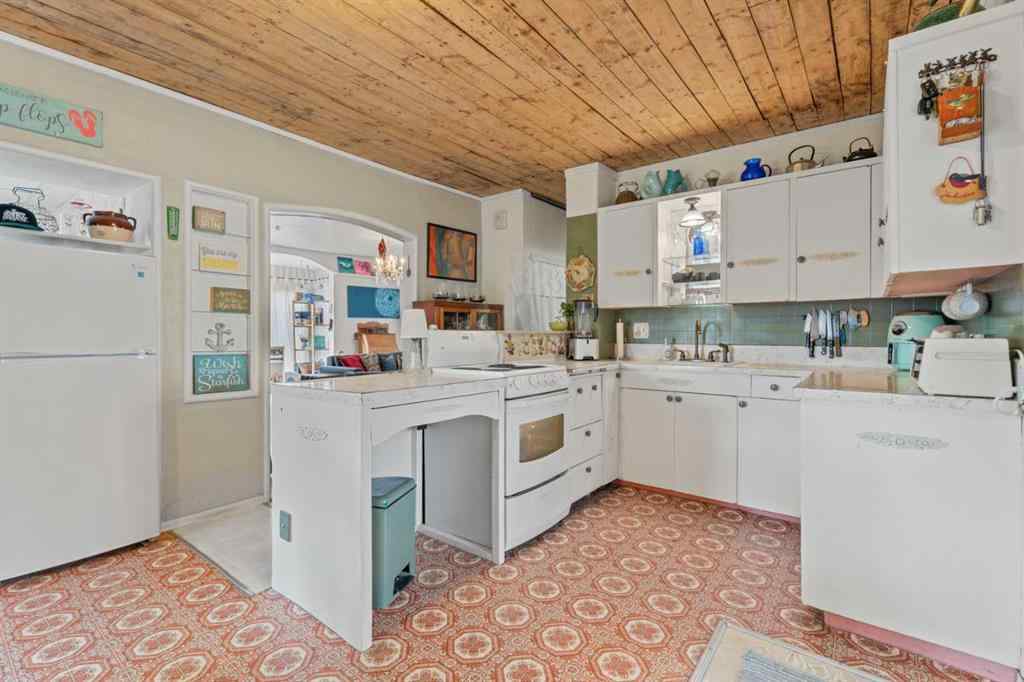 MLS® A2259470 - 4517 & 4513 46 Street  in Central Core Sylvan Lake, Residential