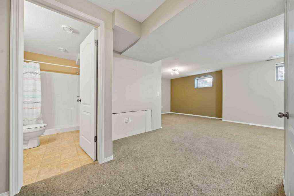 MLS® A2259478 - 324 Washington Way SE in River Flats Medicine Hat, Residential