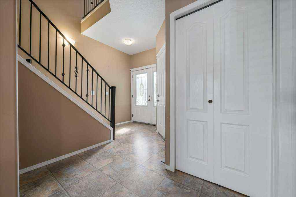 MLS® A2259478 - 324 Washington Way SE in River Flats Medicine Hat, Residential