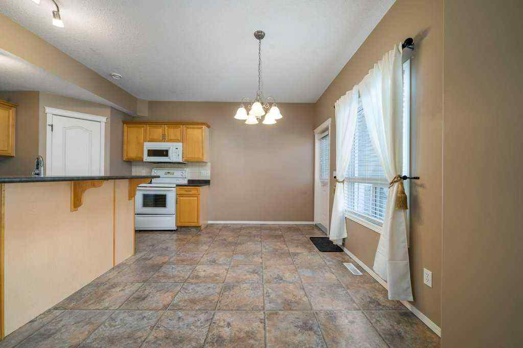 MLS® A2259478 - 324 Washington Way SE in River Flats Medicine Hat, Residential