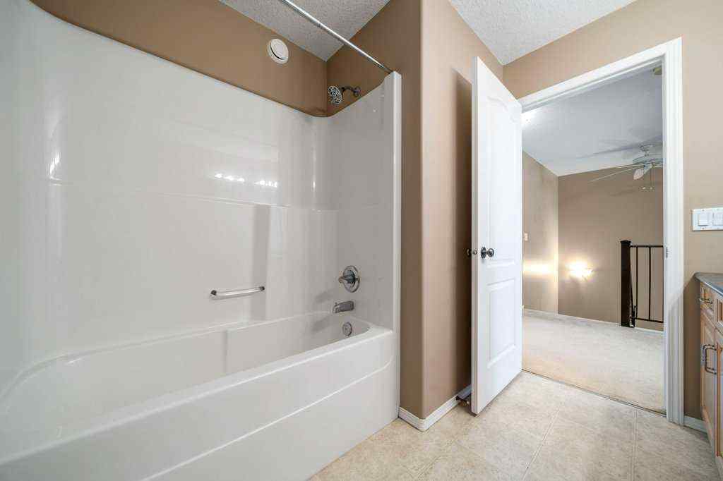 MLS® A2259478 - 324 Washington Way SE in River Flats Medicine Hat, Residential