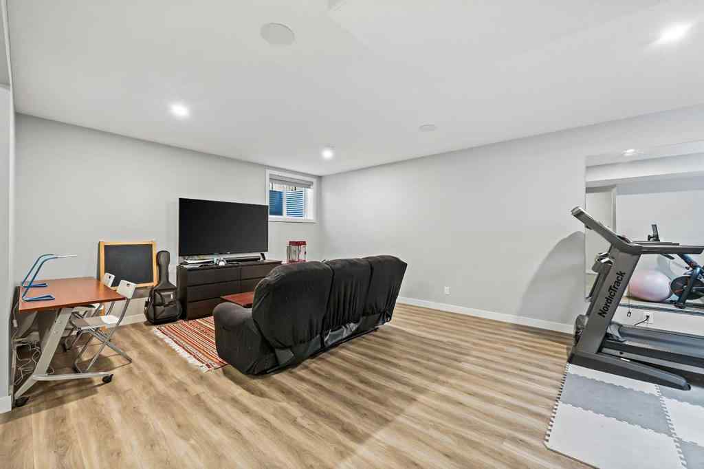 MLS® A2259480 - 34 Coach Ridge Point SW in Coach Hill Calgary, Residential