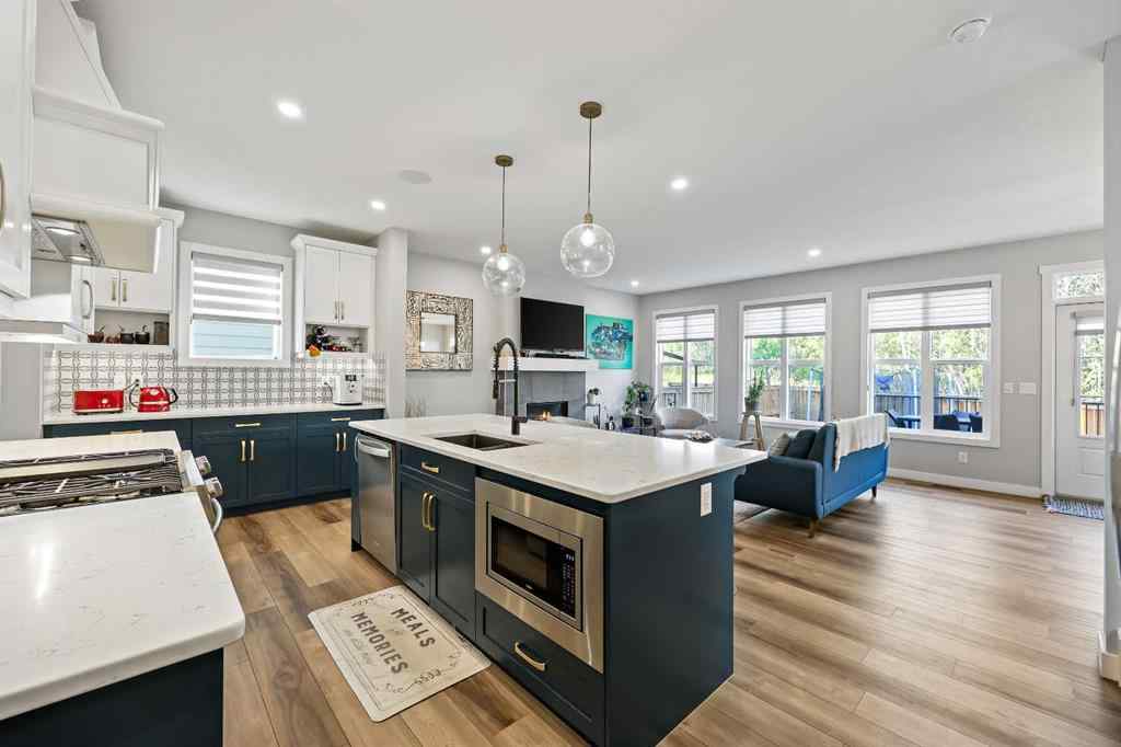 MLS® A2259480 - 34 Coach Ridge Point SW in Coach Hill Calgary, Residential