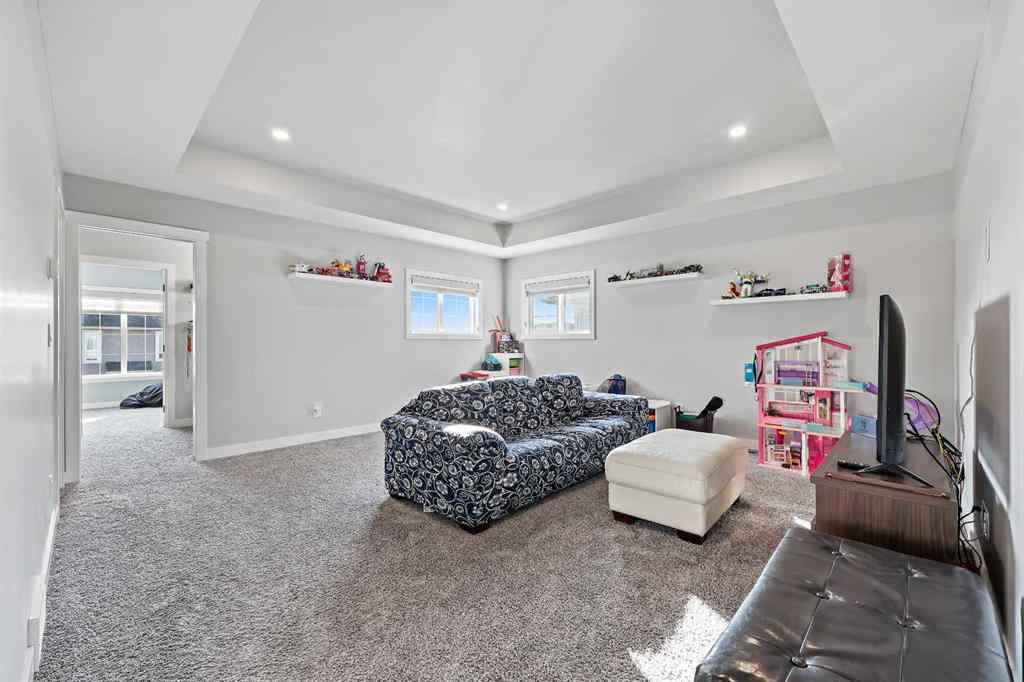 MLS® A2259480 - 34 Coach Ridge Point SW in Coach Hill Calgary, Residential