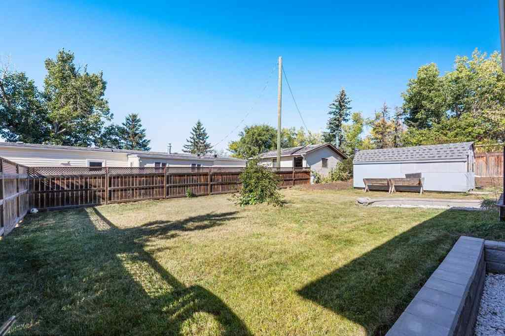 MLS® A2259485 - 230 Frederick Avenue W in NONE Standard, Residential