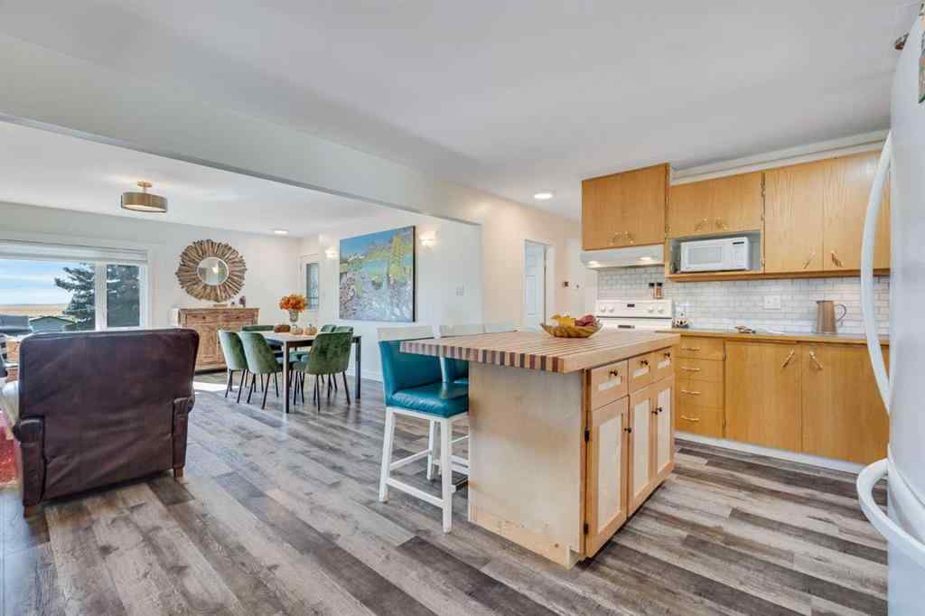 MLS® A2259485 - 230 Frederick Avenue W in NONE Standard, Residential